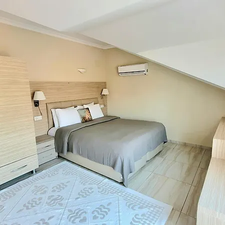 Hotel Arp 2*